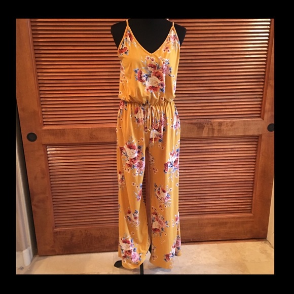 ❤️markdown❤️Soft & comfy Jodifl floral jumpsuit - Picture 2 of 8